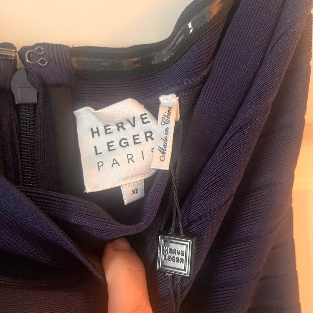 ✨Herve Leger NWT Stunning Classic Blue iconic bandage gown✨ - Picture 5 of 6